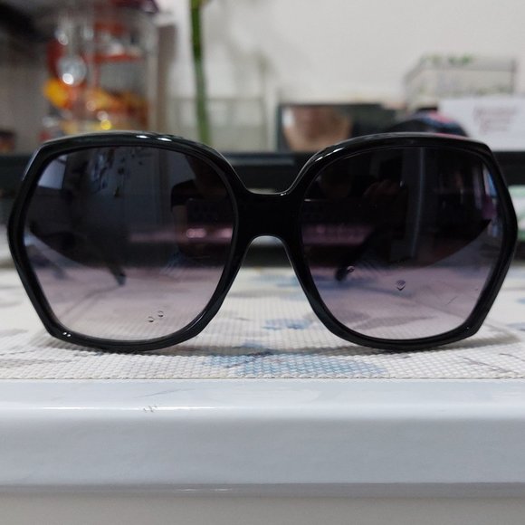 Beautiful Geometric Black Sunglasses Perfect Summer Shades Trendy Chic Cute - Picture 2 of 7